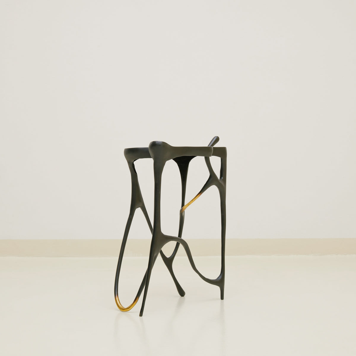 Ink Beistelltisch aus massivem Messing – Hoch